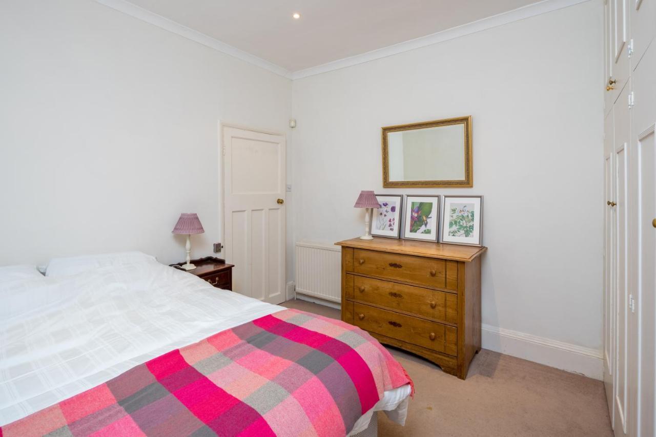 Charming 2Br Flat With Patio In Hammersmith Λονδίνο Εξωτερικό φωτογραφία