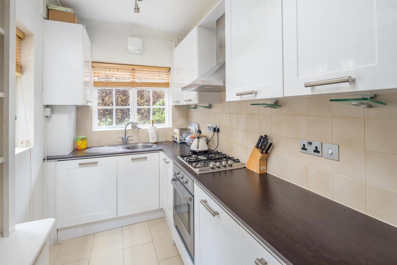 Charming 2Br Flat With Patio In Hammersmith Λονδίνο Εξωτερικό φωτογραφία