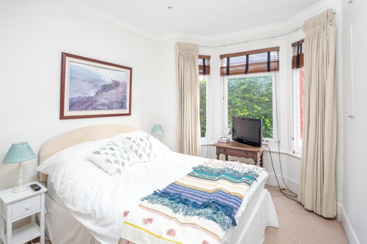 Charming 2Br Flat With Patio In Hammersmith Λονδίνο Εξωτερικό φωτογραφία